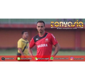 Peter Odemwingie Menuntut Madura United | Judi Bola Online | Agen Bola Terpercaya